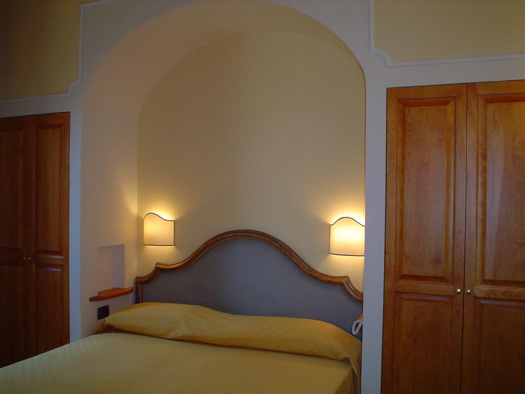 Petit Chateau Montecatini Terme Exterior photo